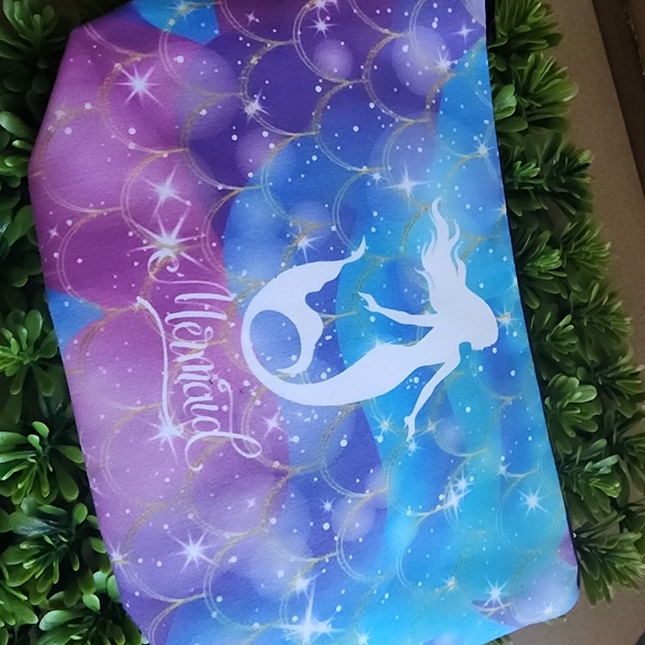 NWT Mermaid Padded Clutch / Makeup Bag - Picture 4 of 6